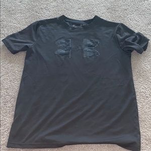 🏈 SALE Boys Grey Under Armour Shirt